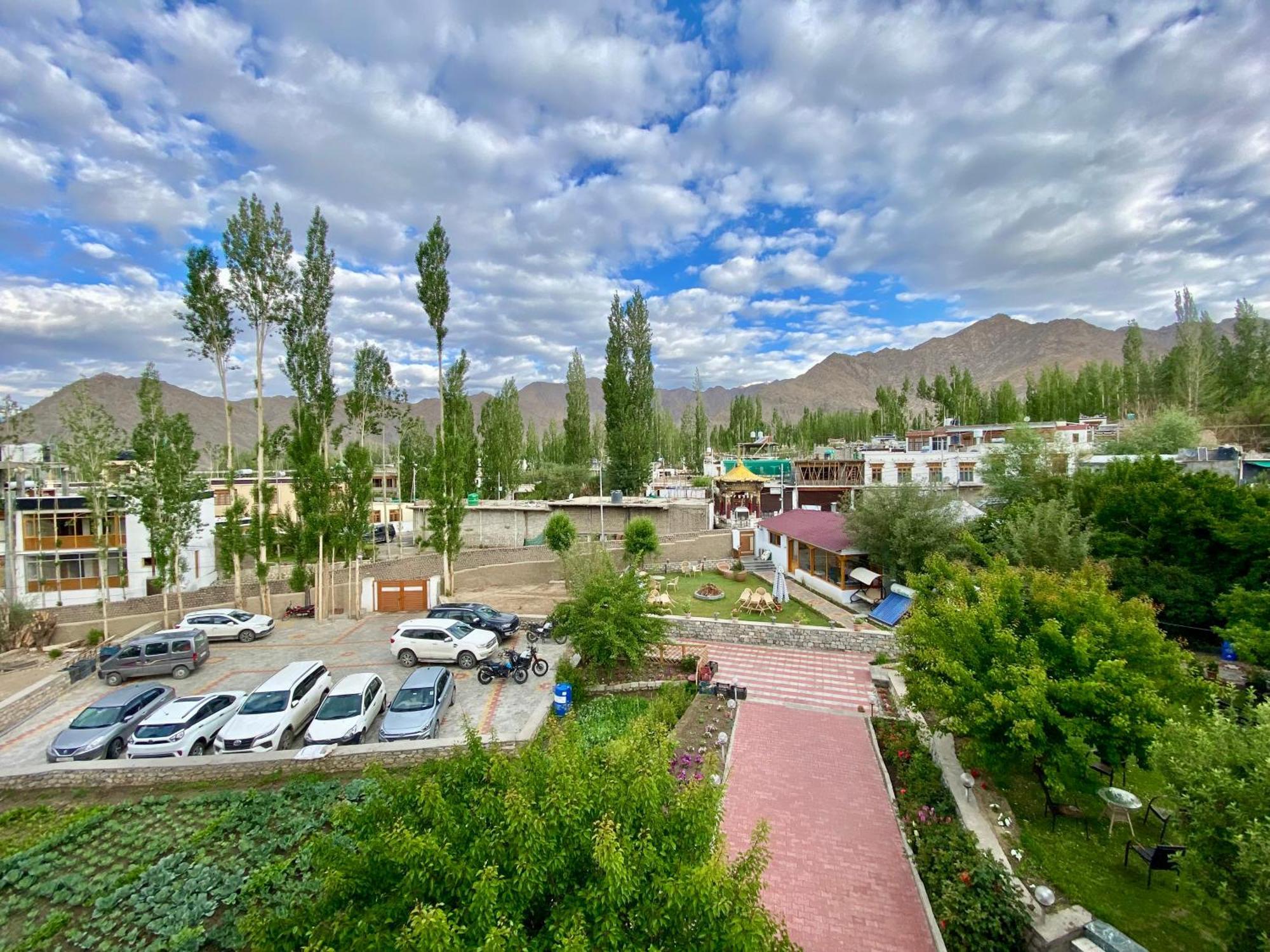 Hotel Palam Hills Лех Екстер'єр фото
