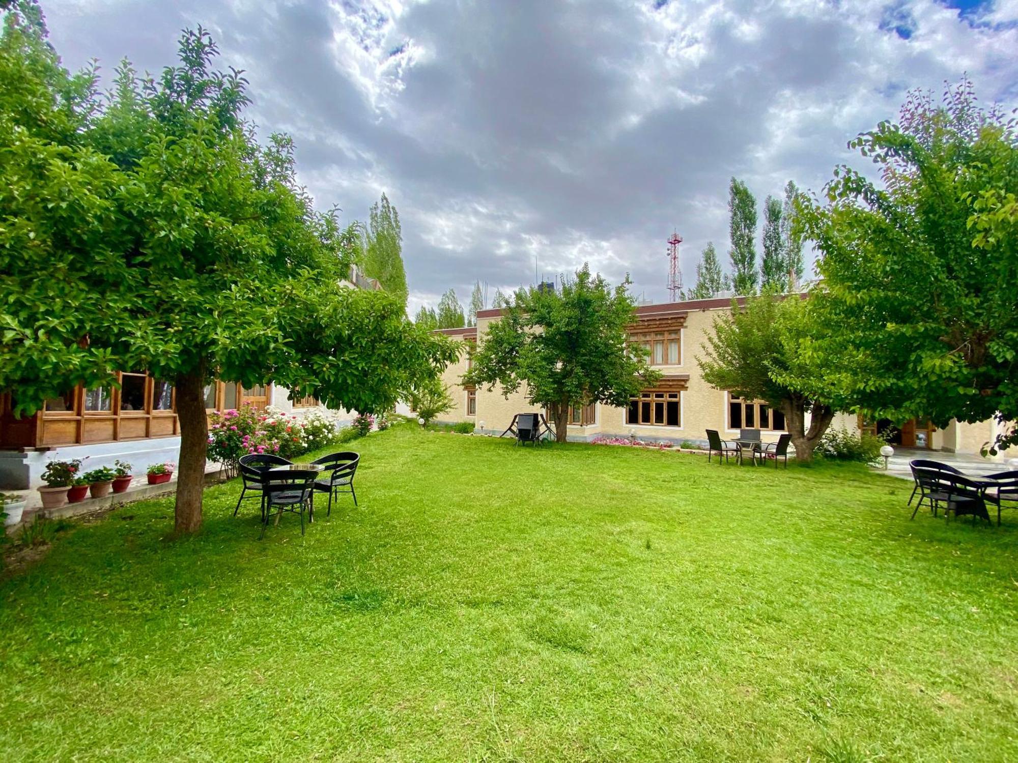 Hotel Palam Hills Лех Екстер'єр фото