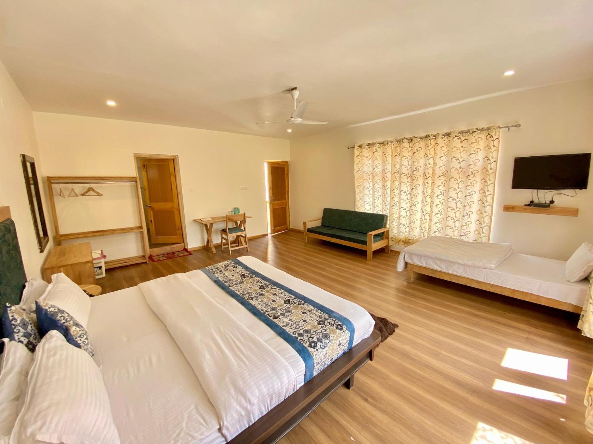 Hotel Palam Hills Лех Екстер'єр фото